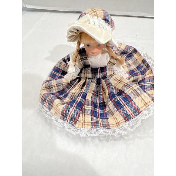 Lot 7 Vintage Mini Porcelain Dolls Victorian Fancy Friends Baby Collectibles - Picture 3 of 10